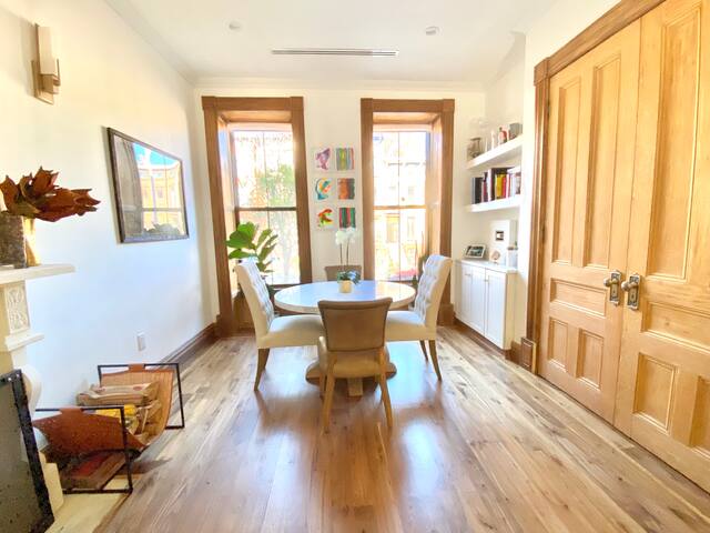 Gym-equipped Bklyn Triplex Brownstone Garden Oasis gallery image 5