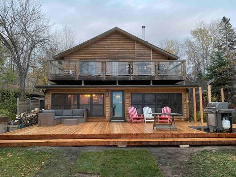 Timber Frame with Hot Tub