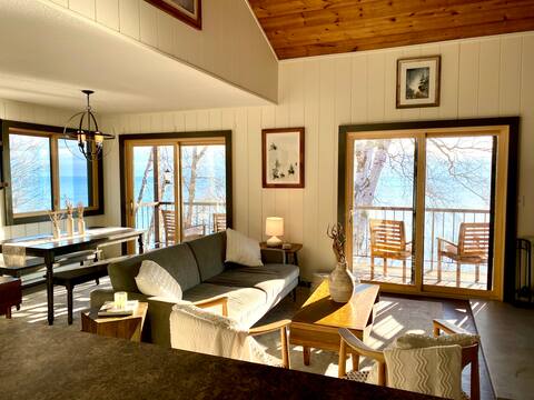 Cozy Chic Hygge Home on Lake Superior Shores
