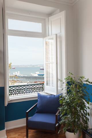 Apartment with Terrace and River View in Alfama gallery image 4