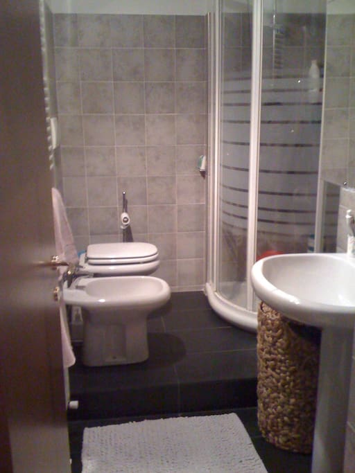 Toilette con antibagno e cabina armadio