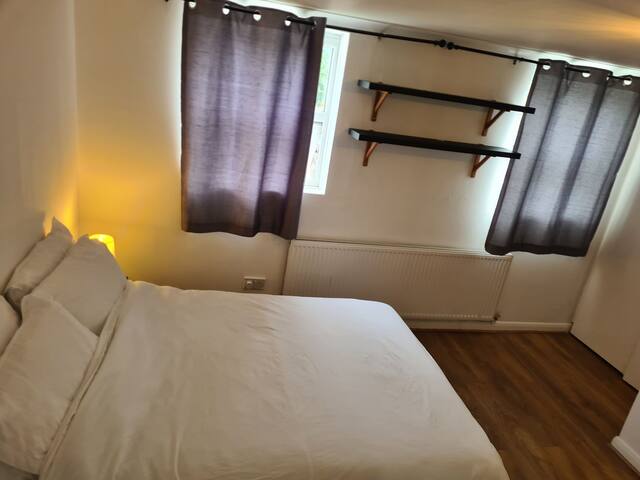 A fabulous 4-bedroom house with 2parking space. gallery image 5