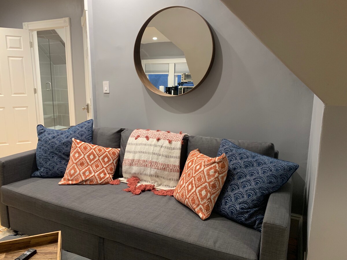 Top performing Airbnb: Remodeled Suite w/ Roof Deck & Views in Somerville
