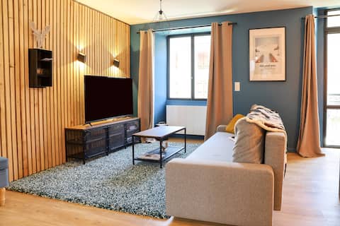 Large 4-star apartment in the center of the village Ax
