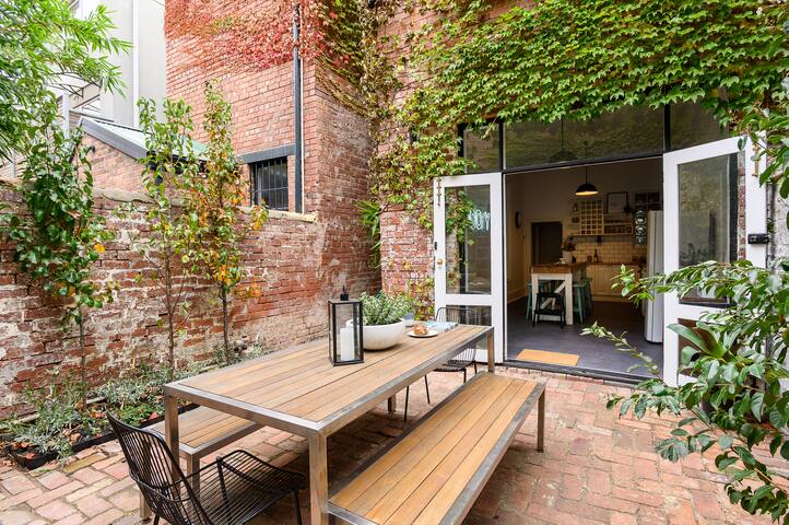Unique Terrace In Central Melbourne Neighbourhood