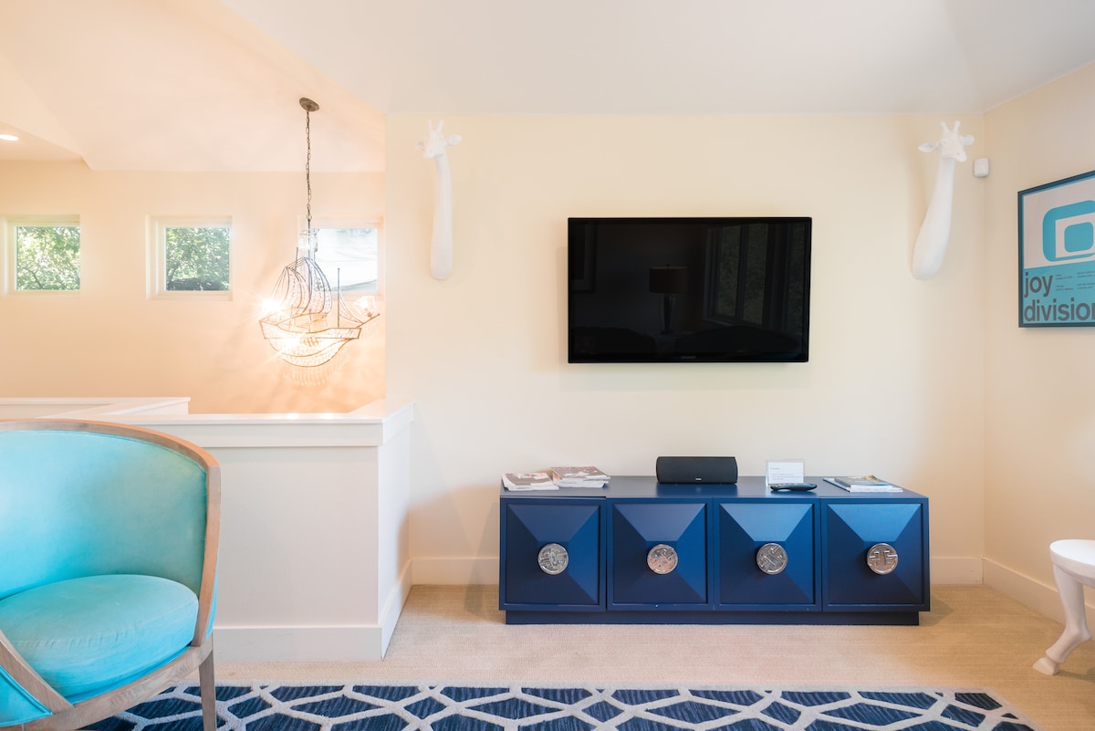 Take a Dip in Heated Pool at Lux SoCo Retreat