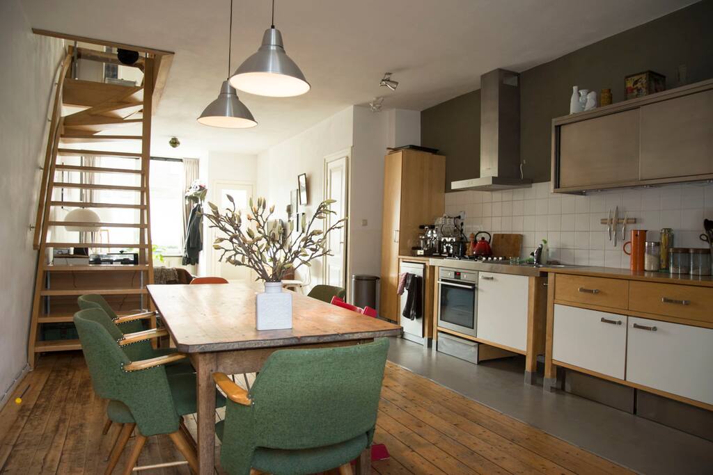 Diningroom & kitchen