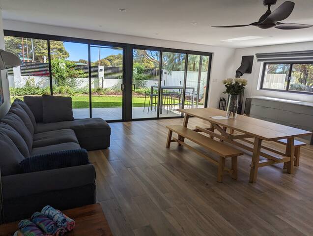 Beach Front Architectural Home gallery image 4