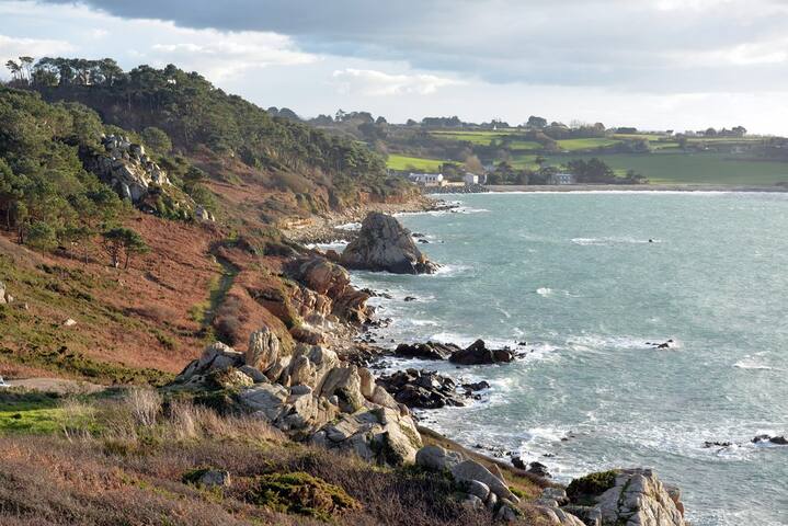 Petite maison au calme avec vue mer