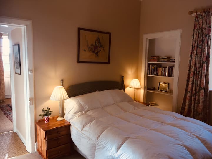 The king size bedroom