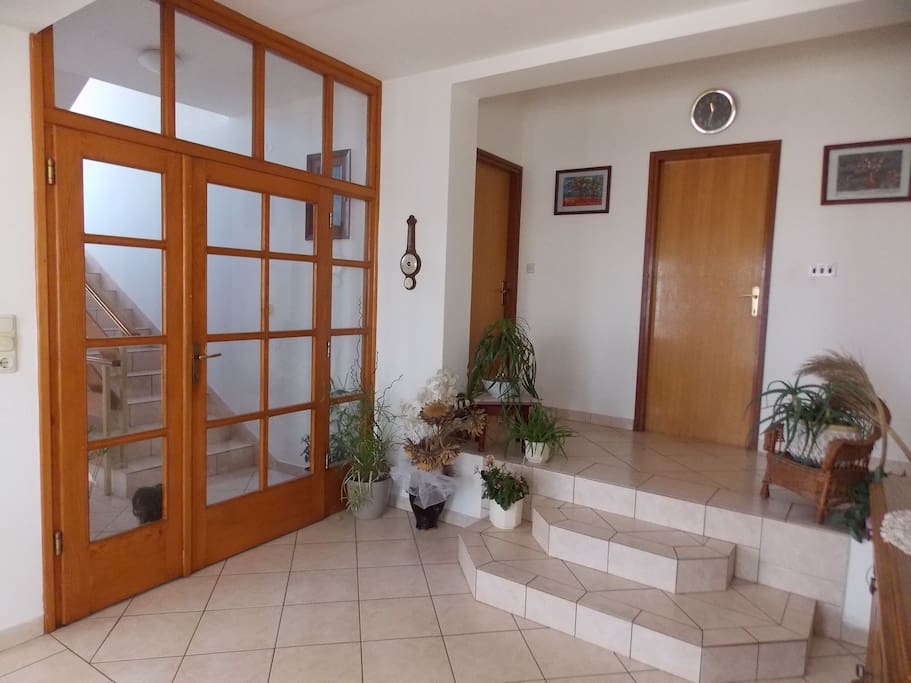 A(5+2): hallway