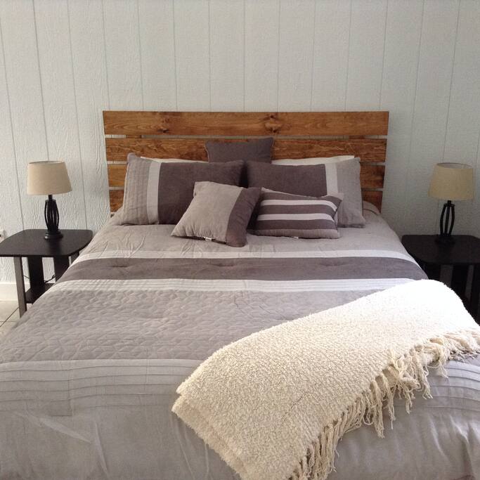 new queen sized bed