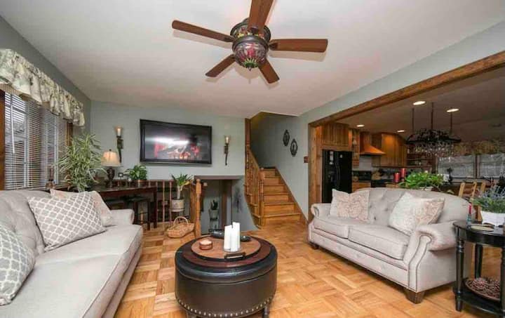 Cabin Villa - Warrington, PA