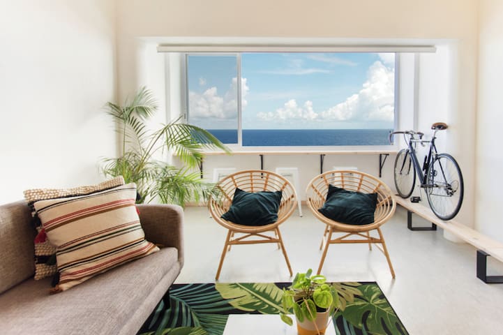Trendy Apartment with Amazing Ocean Views