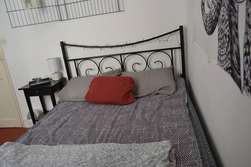 Votre chambre (le lit)