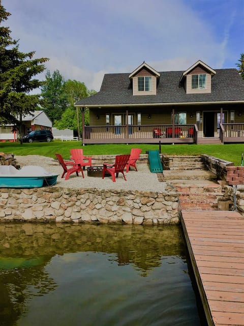 Beautiful Caribou Lake House with Private Dock