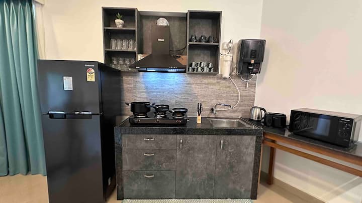 Kitchenette image 4