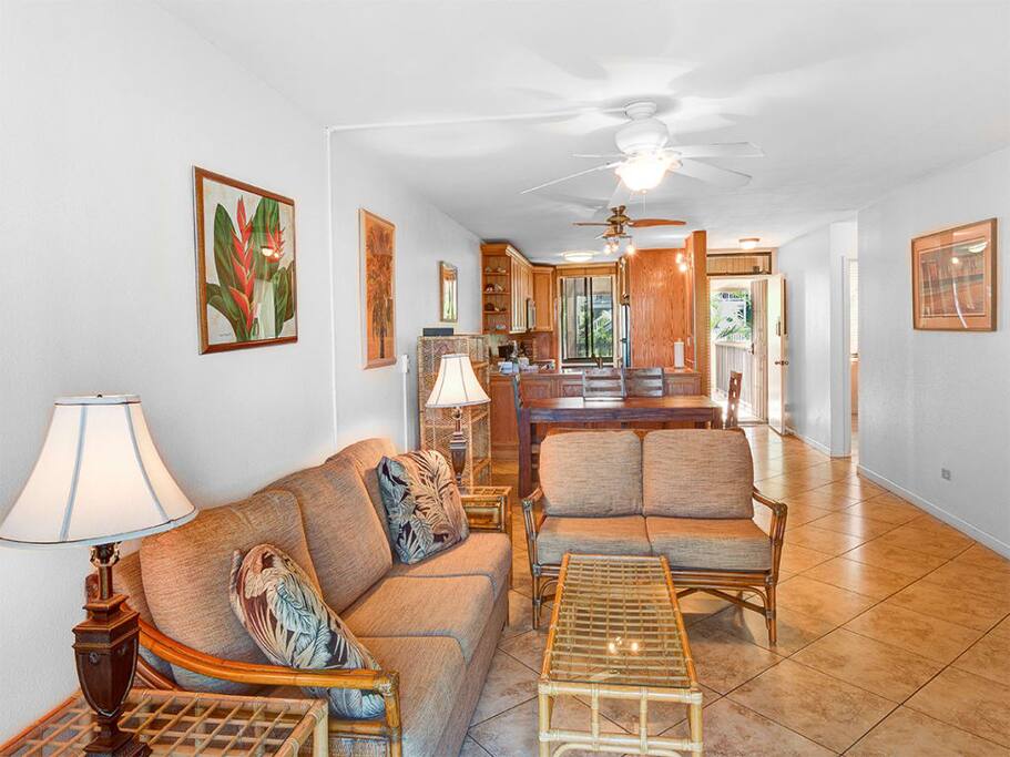 kamaole-2gv-5212-living-03.jpg