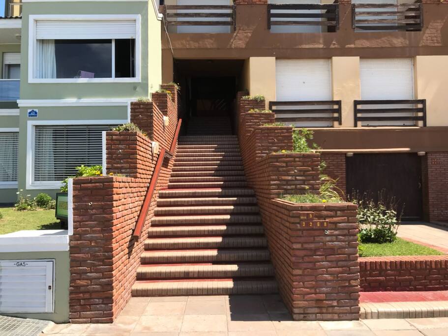 Ingreso al edificio