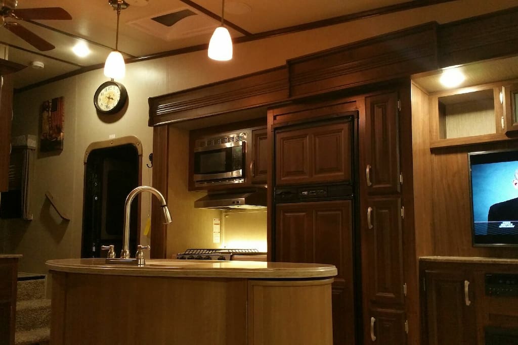 Beautiful kitchen lighting ☆