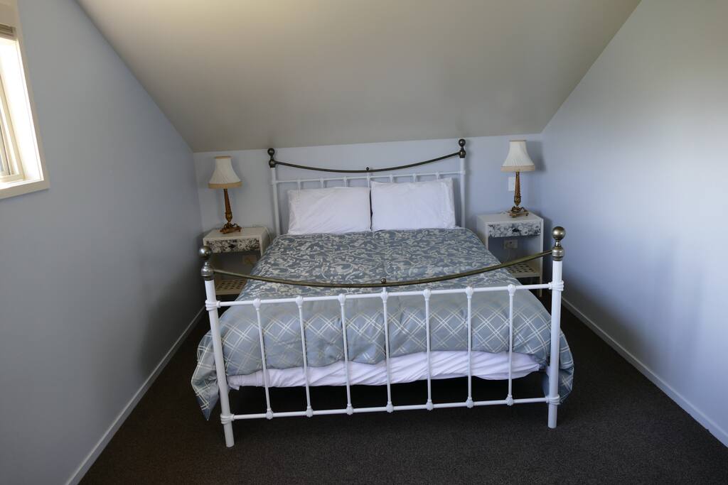 Queen bed