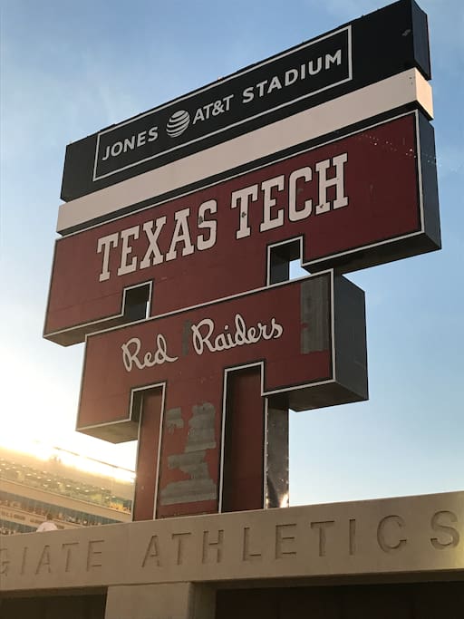 Immerse yourself in the buzz of excitement that occurs naturally during Texas Tech Football season. The Nook is a short walk from the football stadium!