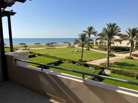 LA VISTA 5_Exquisite 265m² Seafront Villa