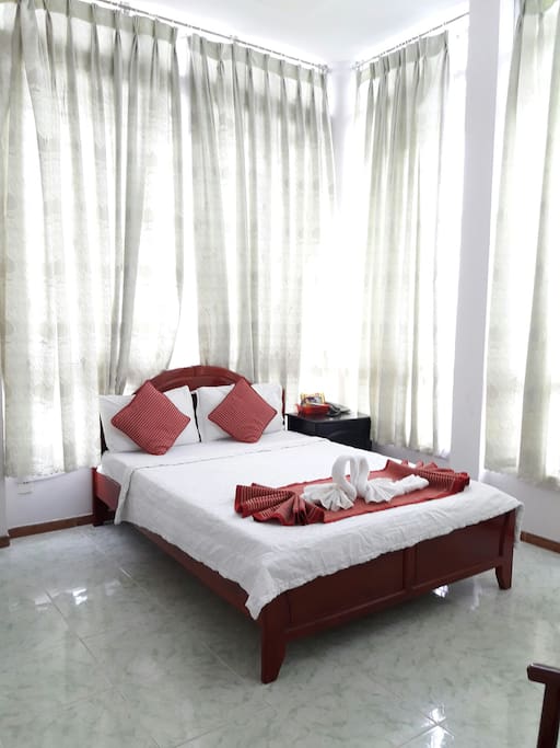 room for 2(1 bed): 300000vnd