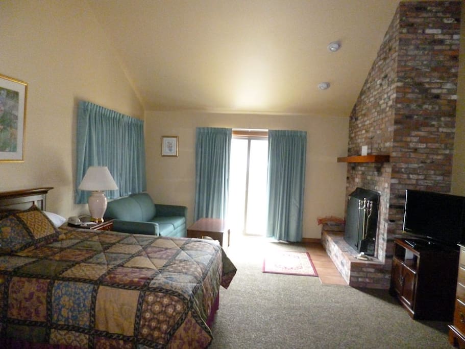 1st Floor Bedroom + Fireplace