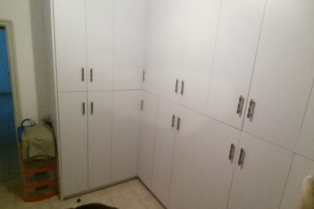 Room 4 - clothes cabinet only (very big)