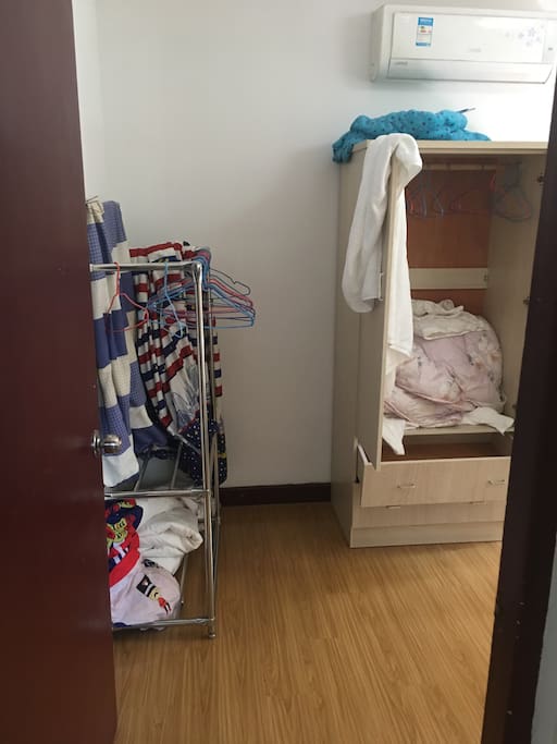 the availble bedroom entry