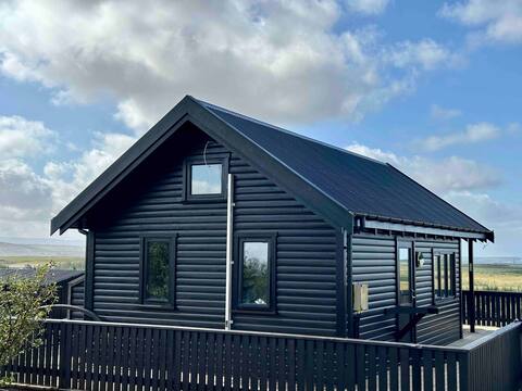 Cozy cabin near golden circle with a HOT TUB