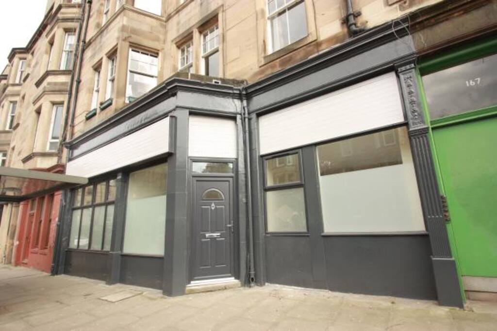 Stylish modern 5 double bedroom flat in city centre location