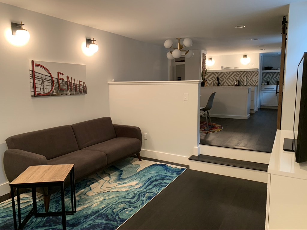 Top Airbnb: Sunny Private Congress Park Guest Suite in Congress Park