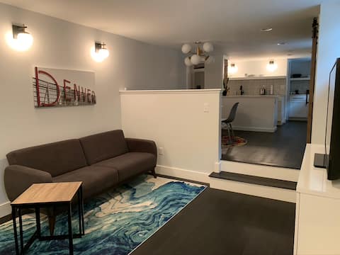 Top Airbnb: Sunny Private Congress Park Guest Suite in Congress Park
