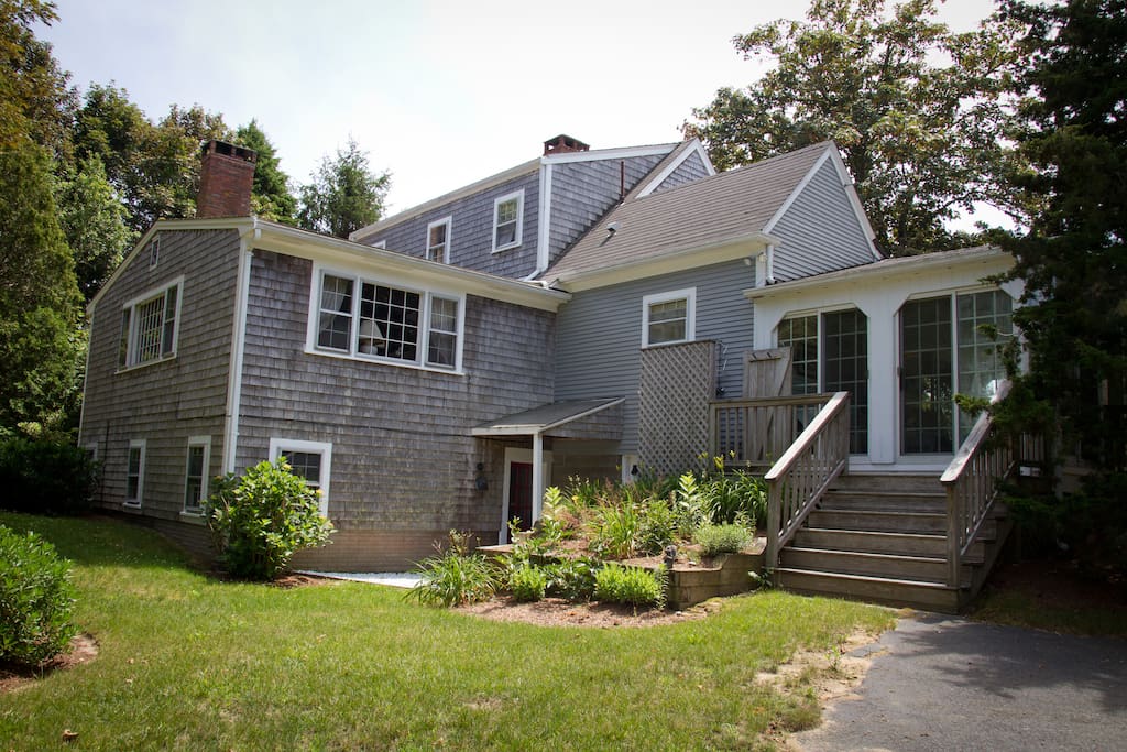 Rear view and great backyard for games.