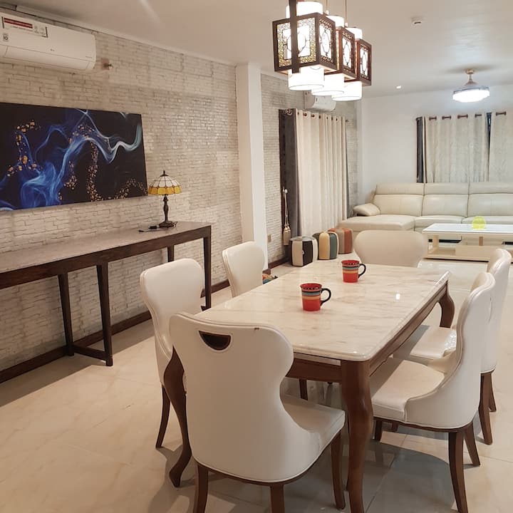 Comedor abierto.