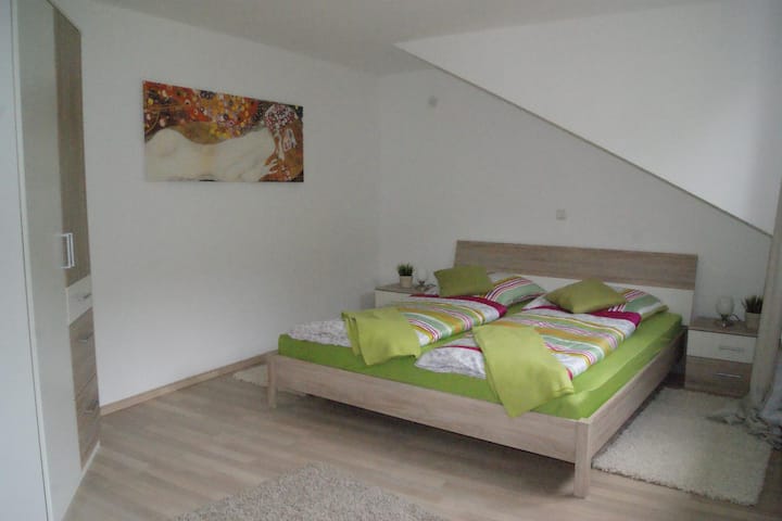 საძინებელი 1