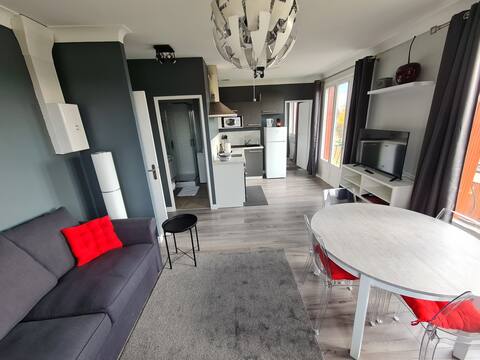 New T2, small residence, parking, balcony