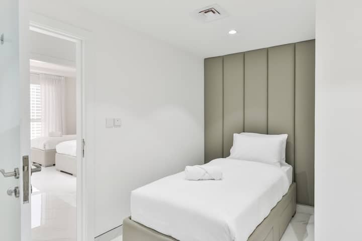 Separate compartments in the bedroom for privacy and peaceful sleep