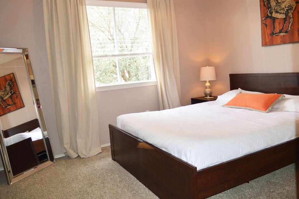 Some updates to the guest room, new art work, new big mirror and new lamps