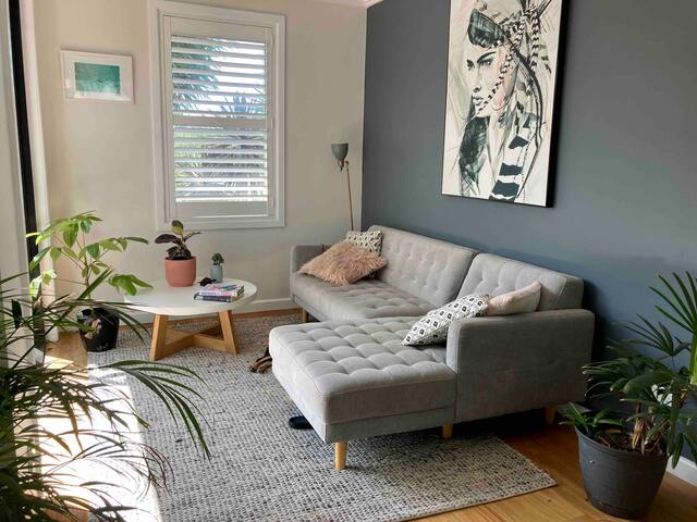 Light and breezy resort style – 3 bed house gallery image 3