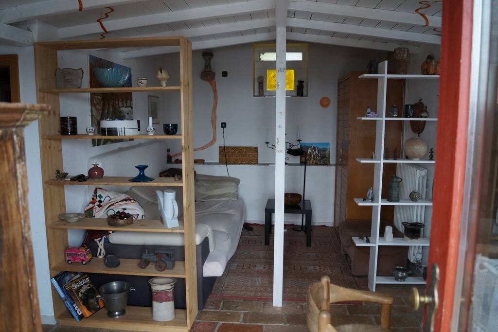 Blick nach Osten. 300 J. alte Klosterformatfliesen.