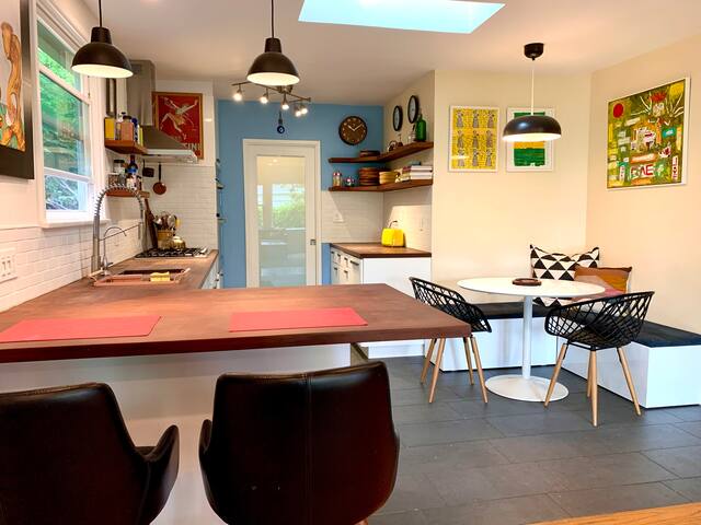 Perfect central location, peaceful outdoor spaces gallery image 2