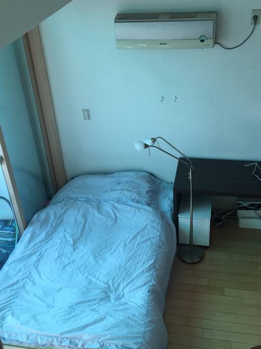 bed and living room