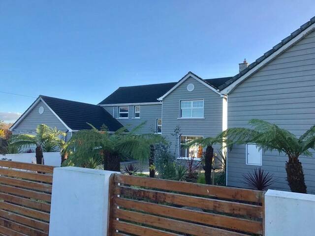 Hampton Style Residence @ The Birches