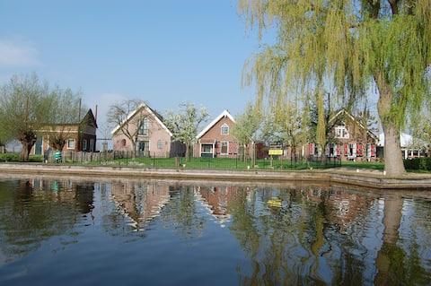 Group house with 5 bedrooms and private bathroom