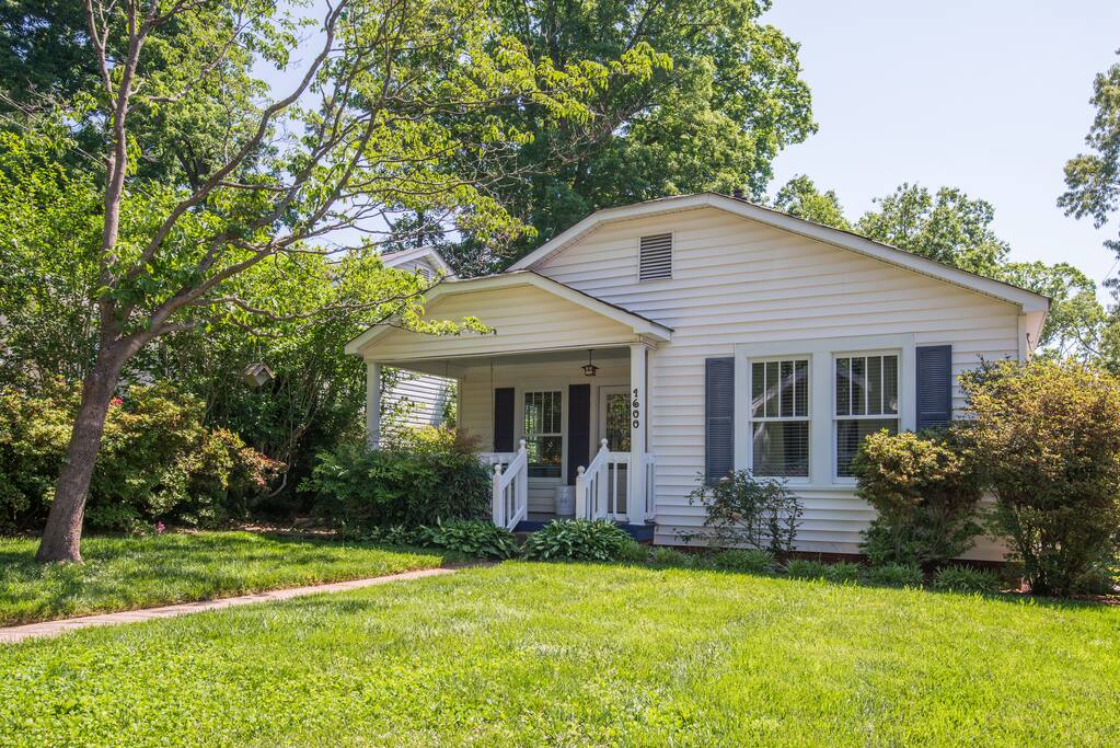 Midwood Bungalow (street parking in front and side of house)