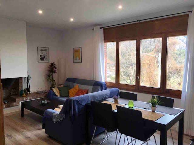 New & lovely house in El Bruc. Welcome!