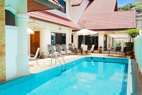 B #studio for 3 #Pool @patong #nightlife #party
